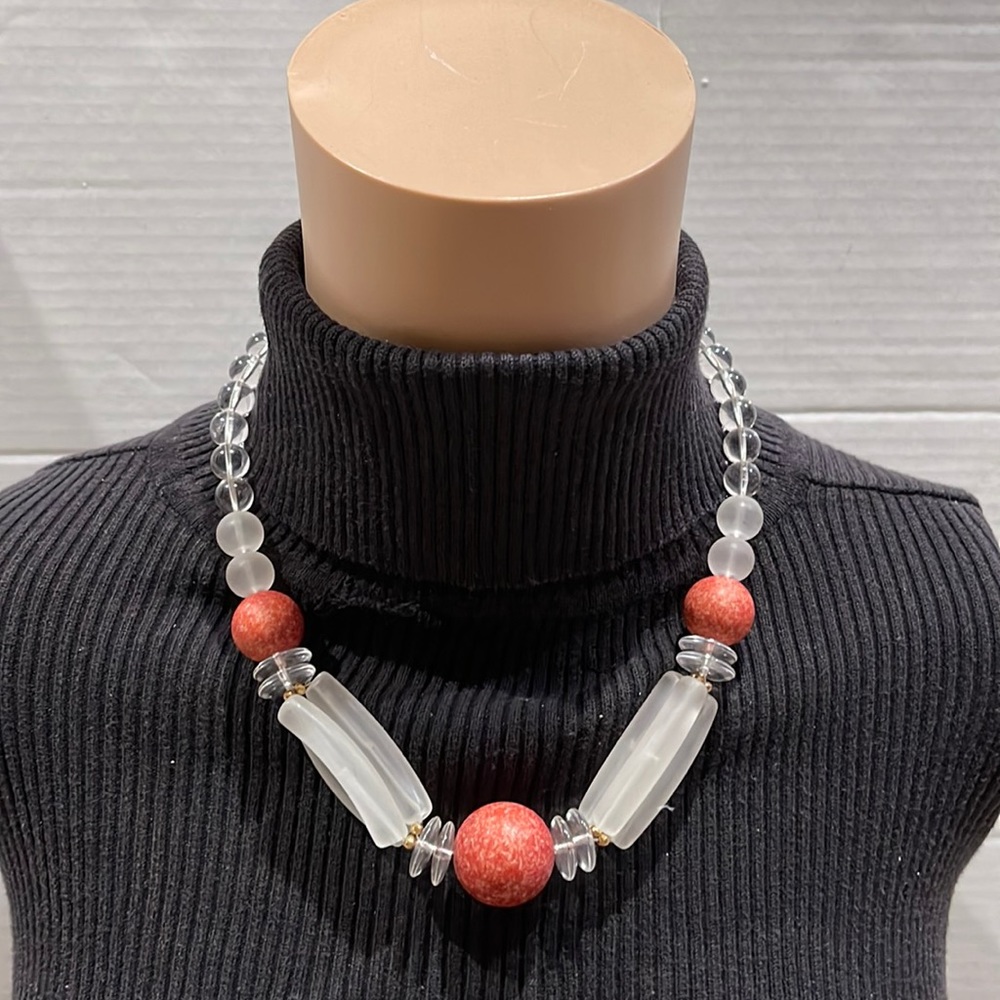 NWOT Vintage necklace